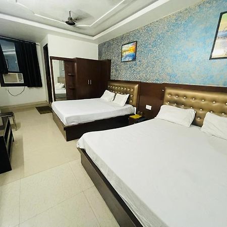 Premium Boston Rooms Family Hotel 아그라 외부 사진