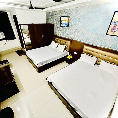Premium Boston Rooms Family Hotel 아그라 외부 사진